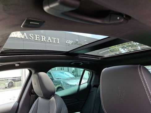 New 2025 Maserati Grecale GT image 10