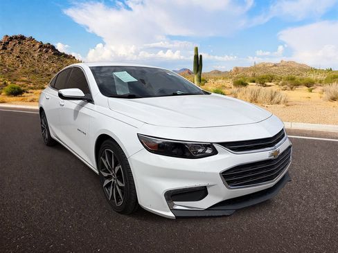 Used 2018 Chevrolet Malibu LT FWD image 1