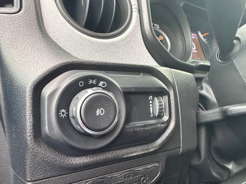 Used 2024 Jeep Wrangler Unlimited Sport AWD/4WD image 34