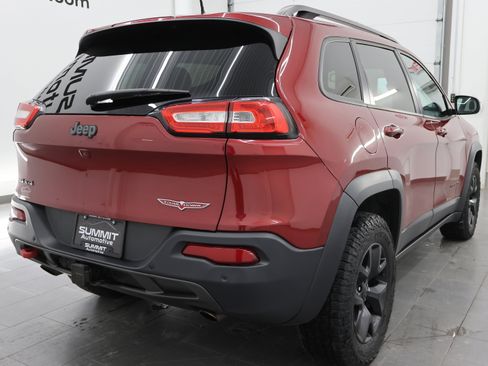 Used 2016 Jeep Cherokee Trailhawk w/ Comfort/Convenience Group image 5