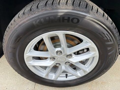 Certified 2023 Jeep Grand Cherokee L Laredo w/ Luxury Tech Group I AWD/4WD image 10