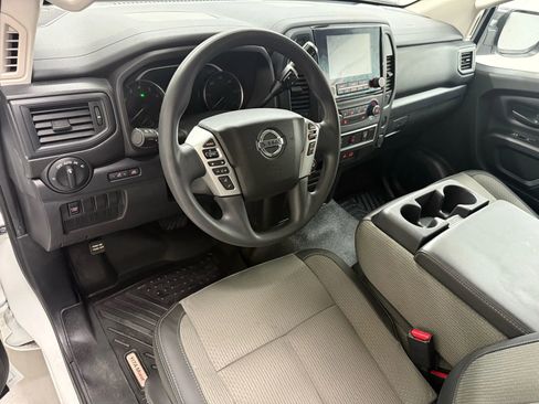 Used 2020 Nissan Titan S image 2