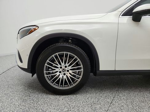 Certified 2026 Mercedes-Benz GLC 300 image 21