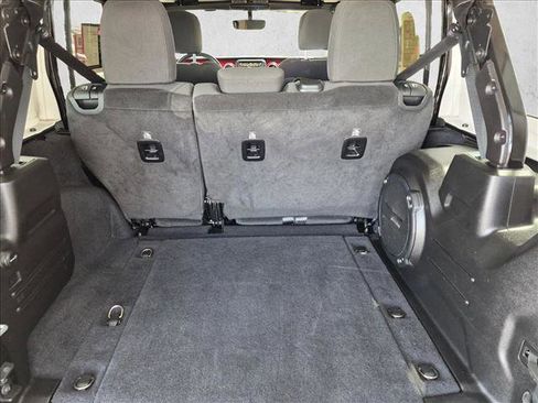 Used 2019 Jeep Wrangler Unlimited Rubicon w/ Dual Top Group AWD/4WD image 19