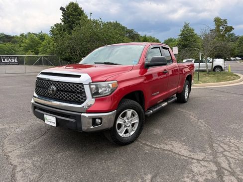 Used 2018 Toyota Tundra SR5 w/ SR5 Upgrade Package AWD/4WD image 2