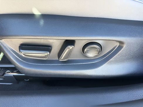 Used 2026 Toyota Camry SE image 10