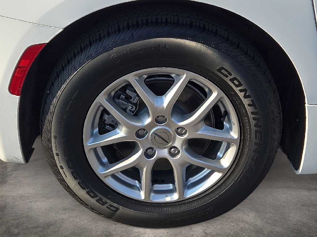 Used 2024 Chrysler Pacifica Touring-L FWD image 7