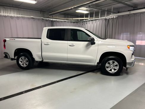 Used 2022 Chevrolet Silverado 1500 LT AWD/4WD image 8