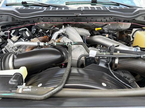 Used 2022 Ford F350 Lariat w/ Lariat Ultimate Package AWD/4WD image 8