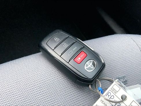Used 2024 Toyota Corolla SE FWD image 14