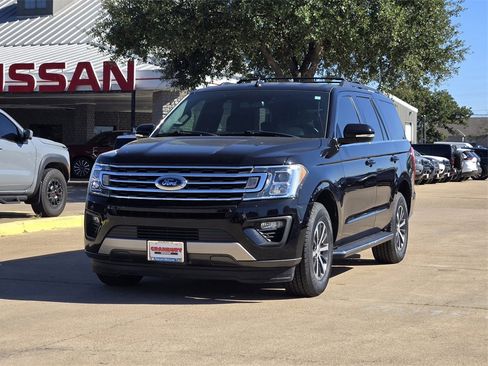 Used 2019 Ford Expedition XLT w/ Equipment Group 202A image 2