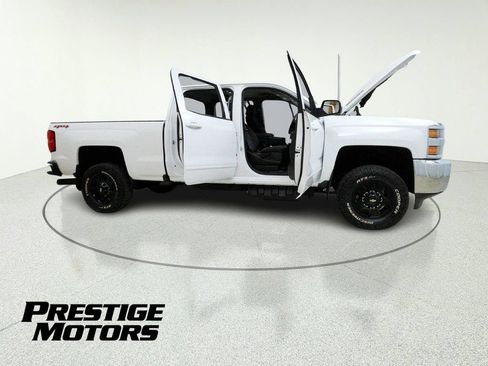Used 2017 Chevrolet Silverado 2500 LT AWD/4WD image 15
