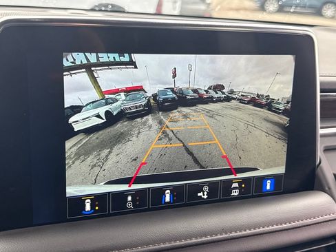 Used 2023 Chevrolet Suburban High Country image 22