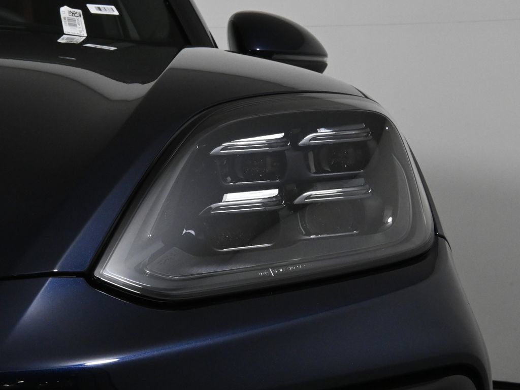 Used 2026 Porsche Cayenne S AWD/4WD image 11