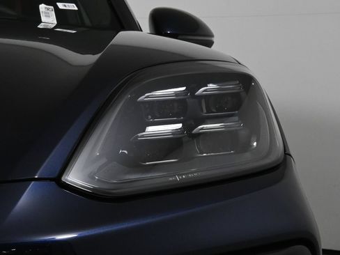 Used 2026 Porsche Cayenne S AWD/4WD image 11