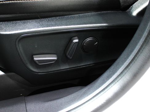 Used 2022 Ford Escape Titanium w/ Titanium Elite Package image 4