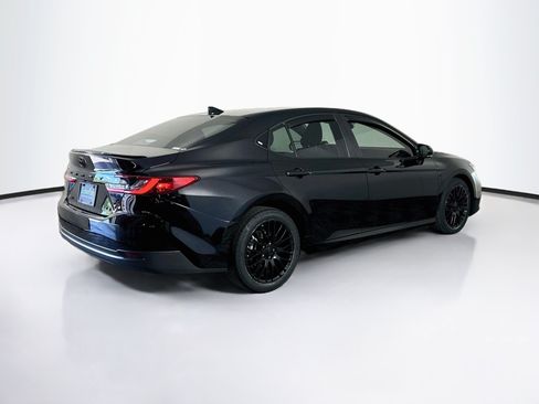 Used 2025 Toyota Camry LE w/ Convenience Package FWD image 9