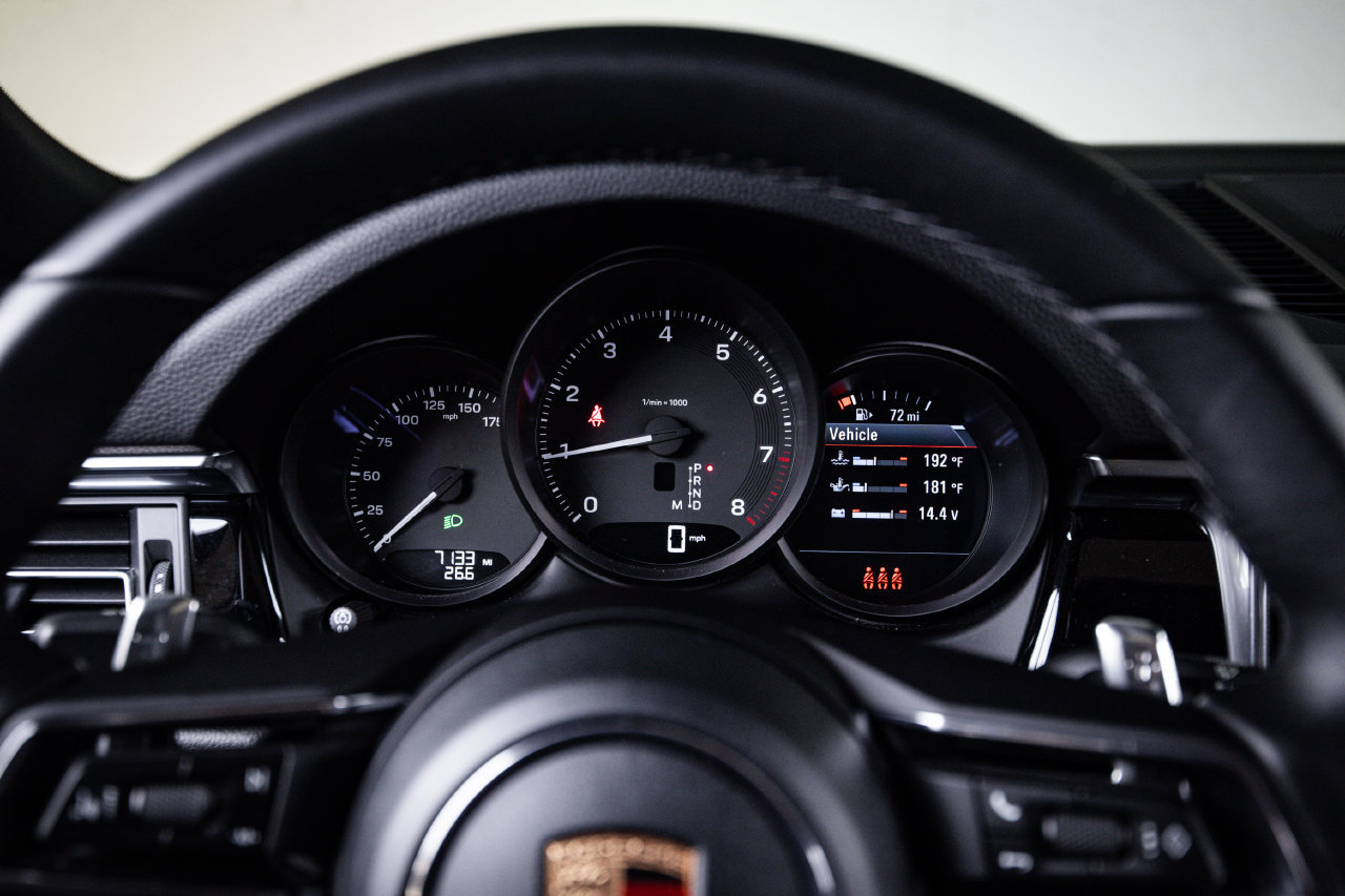Certified 2026 Porsche Macan AWD/4WD image 15