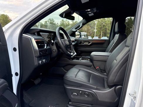 Used 2025 GMC Yukon XL Denali image 21