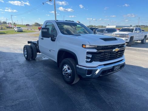 New 2026 Chevrolet Silverado 3500 W/T w/ WT Convenience Package image 9