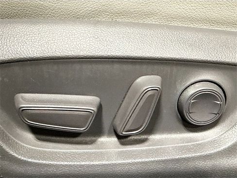 Used 2018 Toyota Camry SE image 20