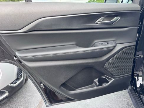 Used 2024 Jeep Grand Cherokee L Laredo image 29