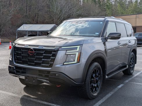 Used 2025 Nissan Armada PRO-4X w/ Pro-4X Premium Package image 5