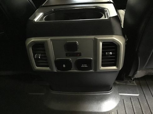 Used 2017 Ford F150 Lariat w/ Equipment Group 502A Luxury AWD/4WD image 28