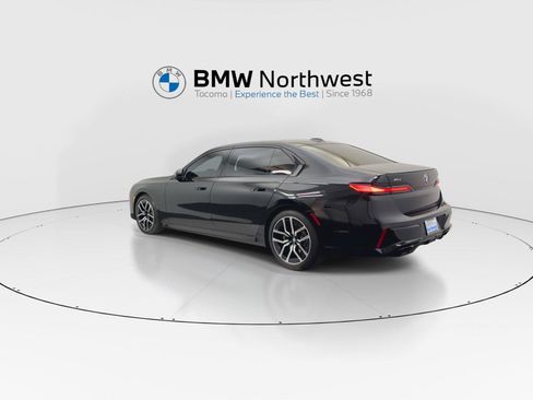 Used 2026 BMW 760i xDrive w/ Executive Package AWD/4WD image 12