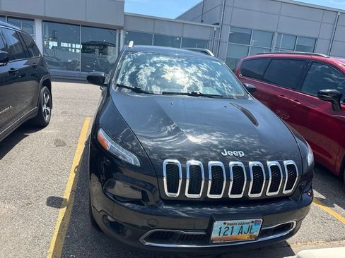 Used 2014 Jeep Cherokee Limited w/ Luxury Group AWD/4WD image 2