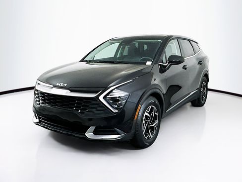 Used 2024 Kia Sportage LX image 3