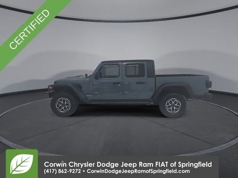 Certified 2024 Jeep Gladiator Rubicon w/ Convenience Group AWD/4WD image 9