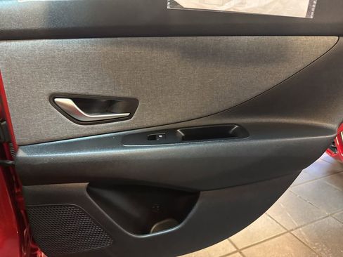 Used 2021 Hyundai Elantra Limited image 51