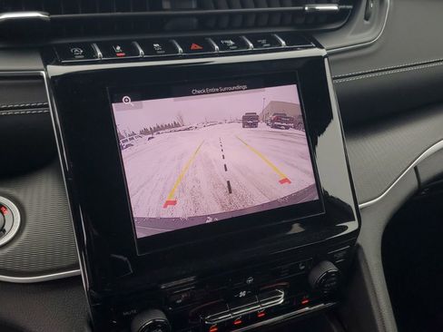 Used 2025 Jeep Grand Cherokee Altitude image 20