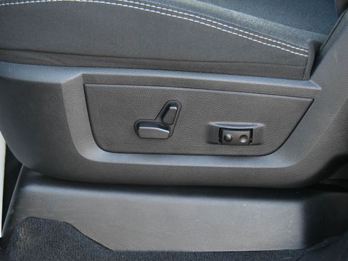 Used 2024 RAM 2500 Big Horn w/ Night Edition image 18