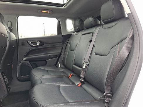 Certified 2022 Jeep Compass Trailhawk w/ Trailhawk Elite Group image 10