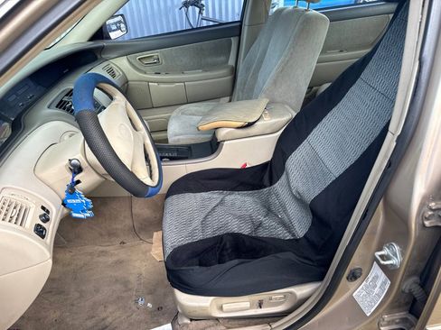 Used 2001 Toyota Avalon XL image 4