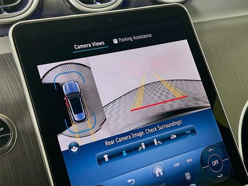 Used 2025 Mercedes-Benz GLC 300 4MATIC image 12