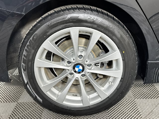 Used 2016 BMW 320i Sedan w/ Driver Assistance Package RWD image 30