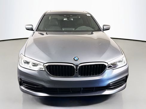 Used 2019 BMW 530e xDrive w/ Executive Package AWD/4WD image 2