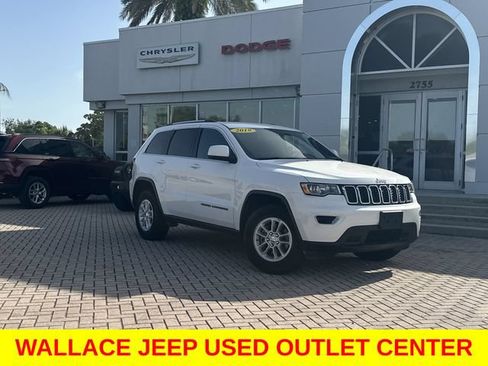 Used 2019 Jeep Grand Cherokee Laredo AWD/4WD image 2