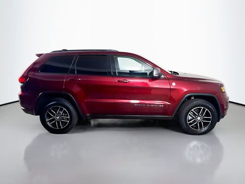 Used 2018 Jeep Grand Cherokee Trailhawk w/ Trailhawk Luxury Group image 11