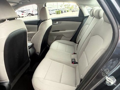 Used 2019 Kia Forte LXS FWD image 12