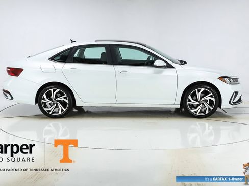 Used 2025 Volkswagen Jetta SEL FWD image 48