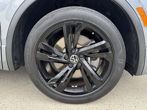 Used 2023 Volkswagen Tiguan SE R-Line image 13