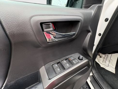 Used 2023 Toyota Tacoma TRD Sport AWD/4WD image 17