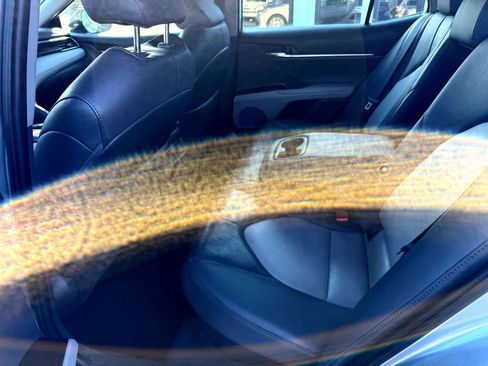 Used 2020 Toyota Camry XLE image 13