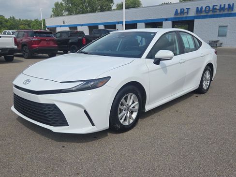 Used 2025 Toyota Camry LE FWD image 10