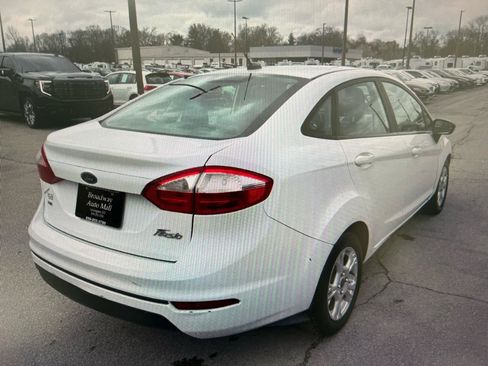 Used 2015 Ford Fiesta SE FWD image 5