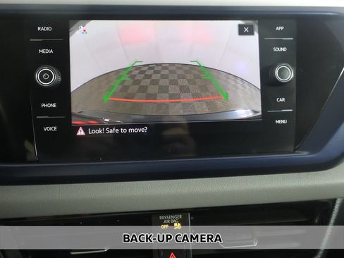 Used 2023 Volkswagen Taos SE FWD image 5